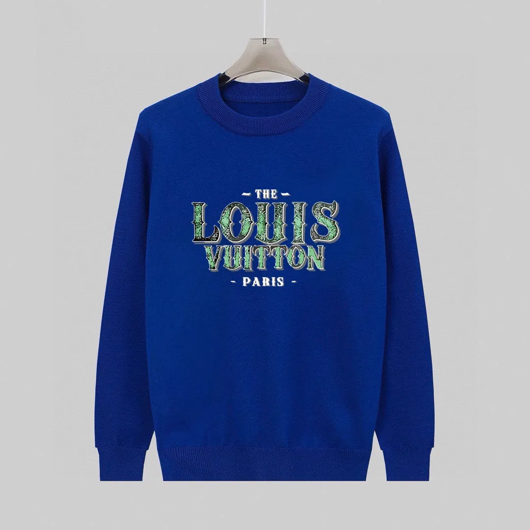 🅿️240 【LV Louis Vuitton】Autumn and winter classic round neck pullover sweater, in full condition! ! ! Wool blended fabric, the latest model in 2025, golden ratio! ! Slim-fitting soft gold, versatile and practical item, the combination and practicality are extremely powerful, simple and elegant, and classy! To create your own style, it is highly recommended to buy it in two colors. The standard slim fit tailoring process is suitable for both young and old men. It is knitted from wool and will not cause any discomfort! While keeping warm, it is stylish, textured and wearable, and the classic logo with contrasting colors on the chest feels in place! ! Recommended for regular customers! ! Size M-3XL (maximum wear: 190 pounds)
